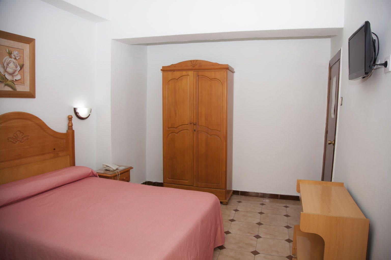 Hostal Paris La Linea de la Concepcion Bagian luar foto