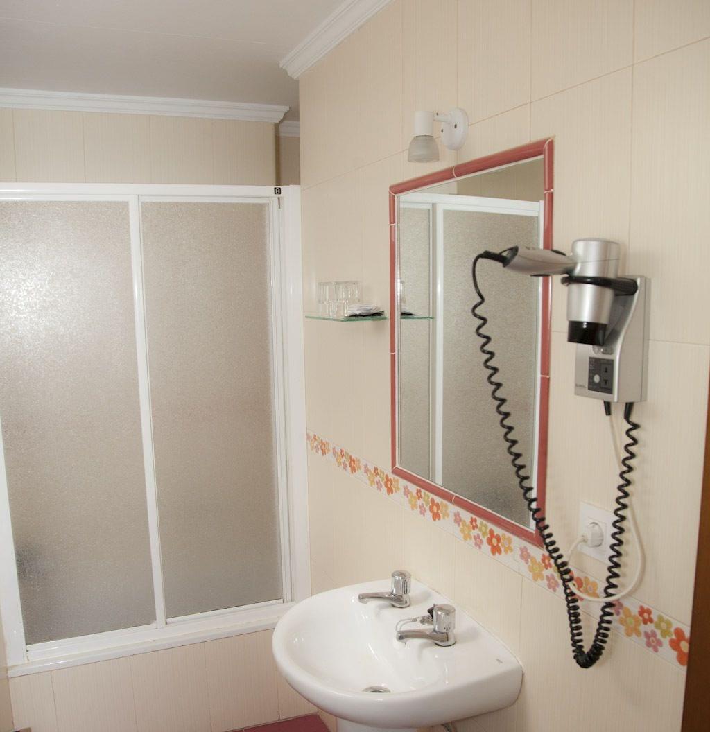 Hostal Paris La Linea de la Concepcion Bagian luar foto