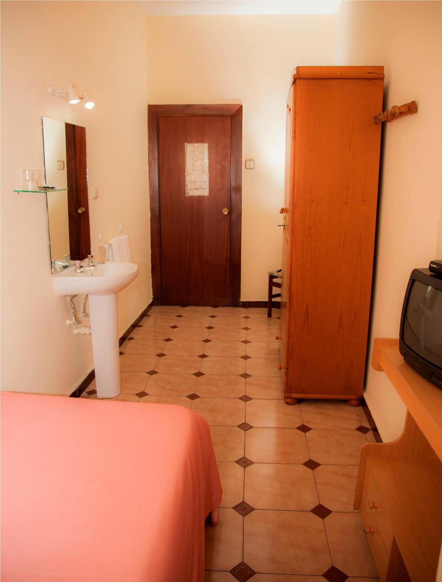 Hostal Paris La Linea de la Concepcion Bagian luar foto